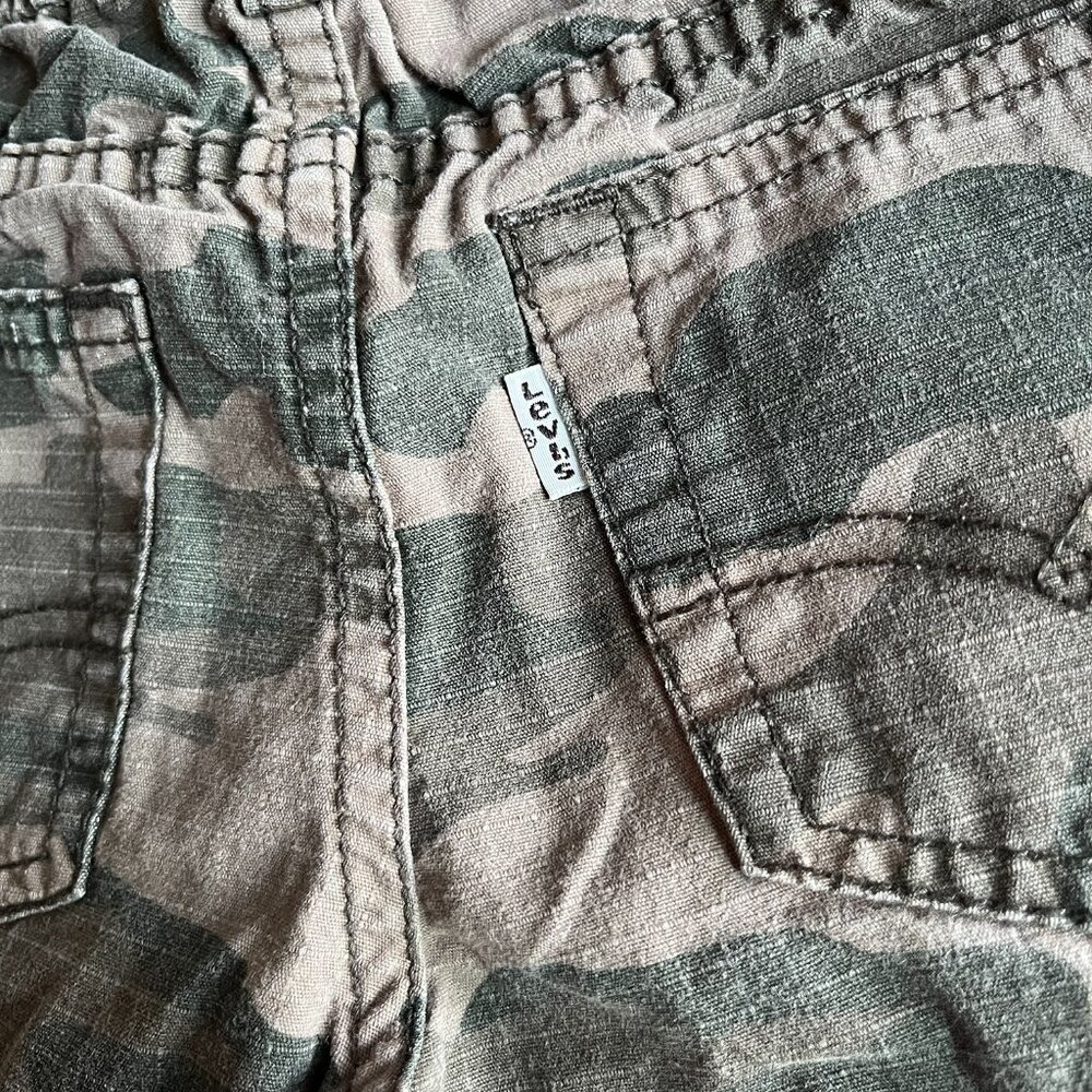 Levi's camo joggers 7 - Picture 7 of 10